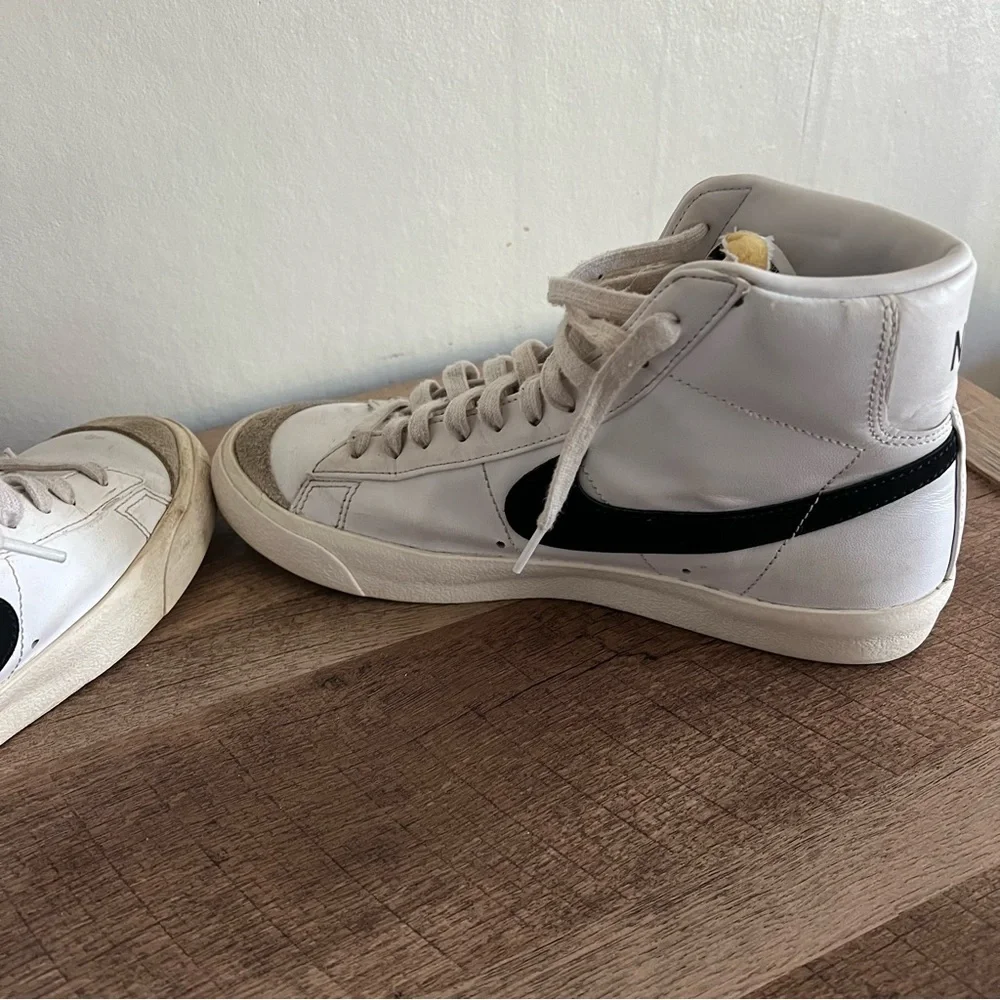 Nike Women’s Mid ‘77 White and Black Blazer Size 8.5